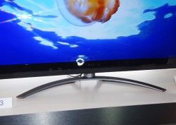 東芝、42/37V型に大画面化したパッシブ3D対応“REGZA”「ZP3」 － 新超解