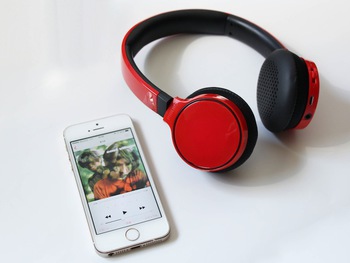 フィリップスの人気Bluetoothヘッドホンがさらに進化。「SHB9150