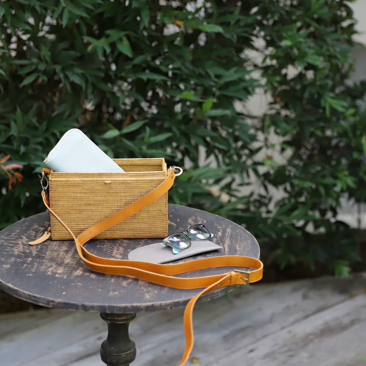 アタショルダーバッグ 角型ウルトラスーパー蓋付き Mサイズ (SAB019