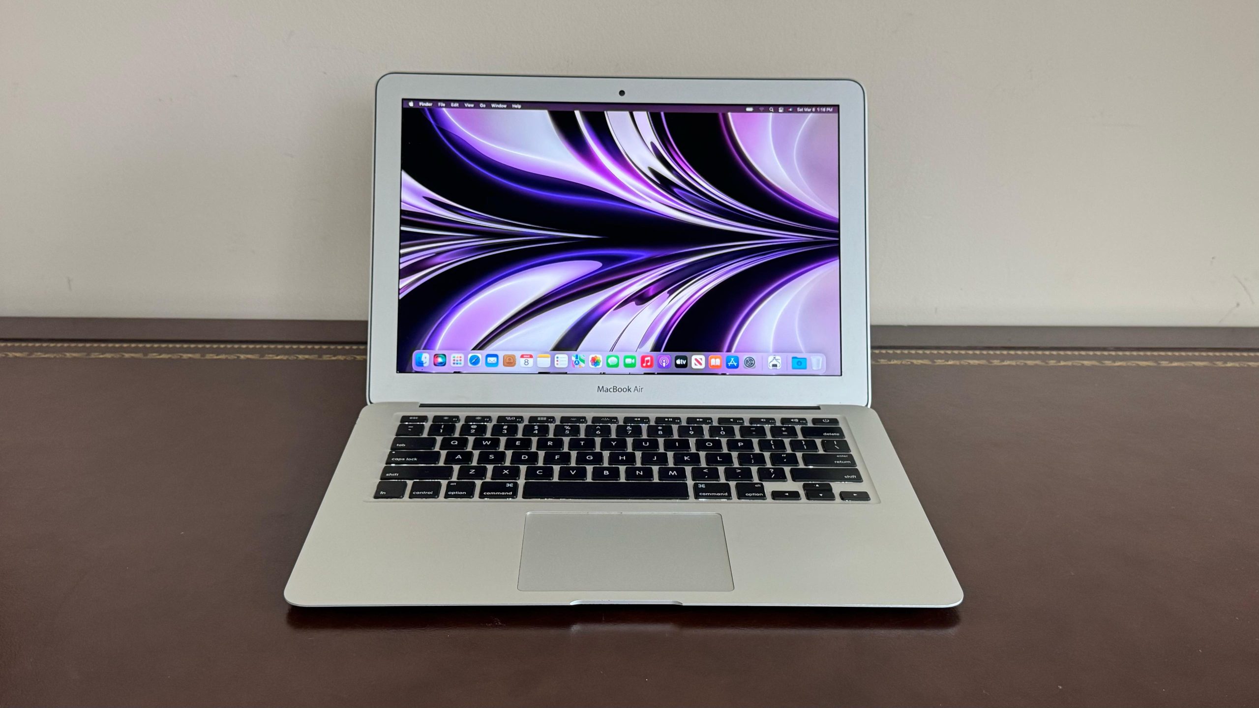 Apple MacBook Air | 2017 | 1.8GHz Intel Core i5 Processor | 8GB
