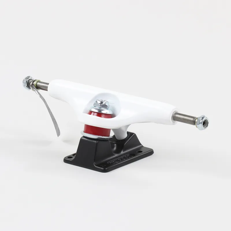 Independent x Thrasher Oath Forged Hollow Stage 11 Truck 149 Wht