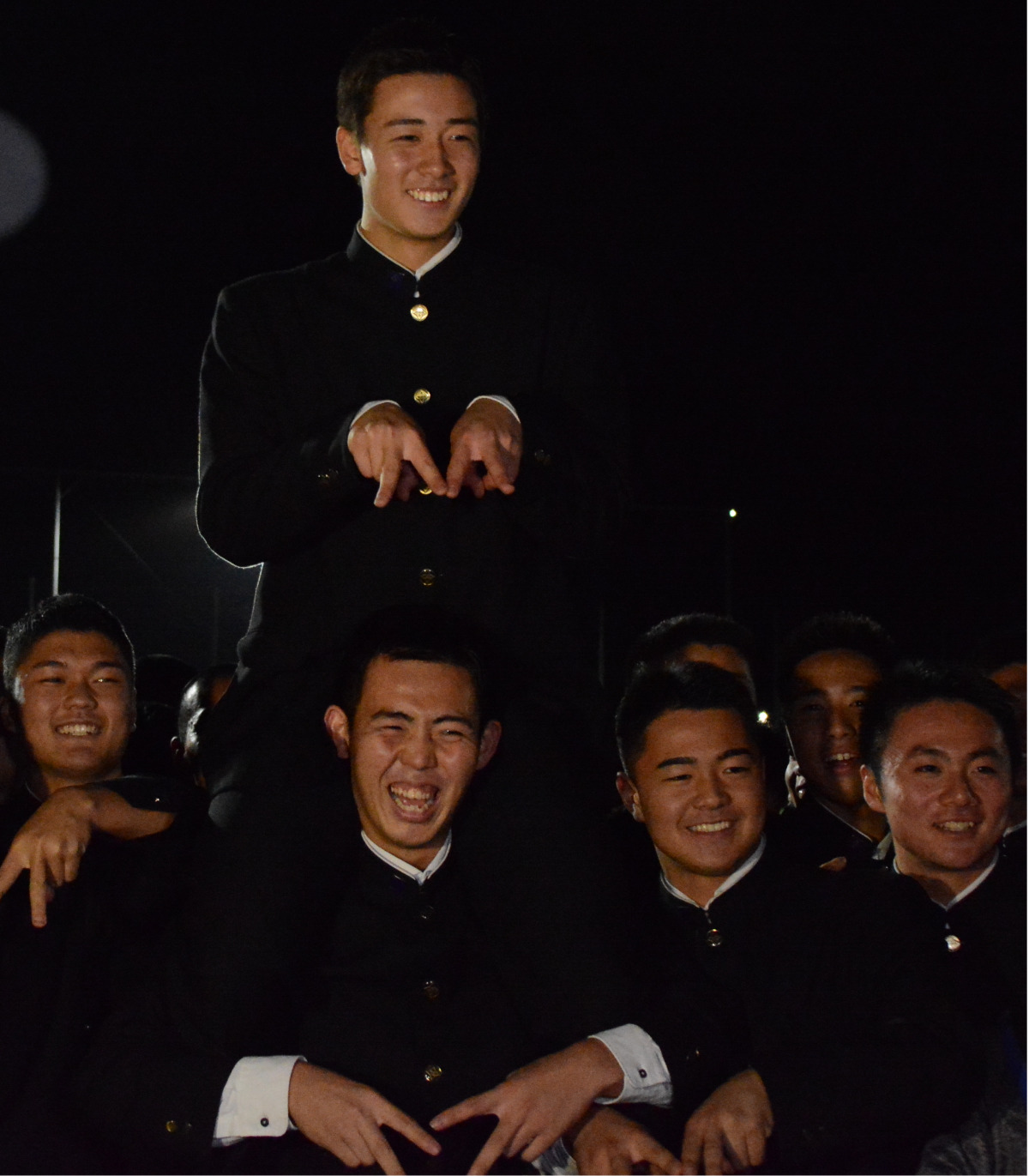 プロ野球ドラフト会議 横浜高校の奥村頼人さんが千葉ロッテマリーンズ