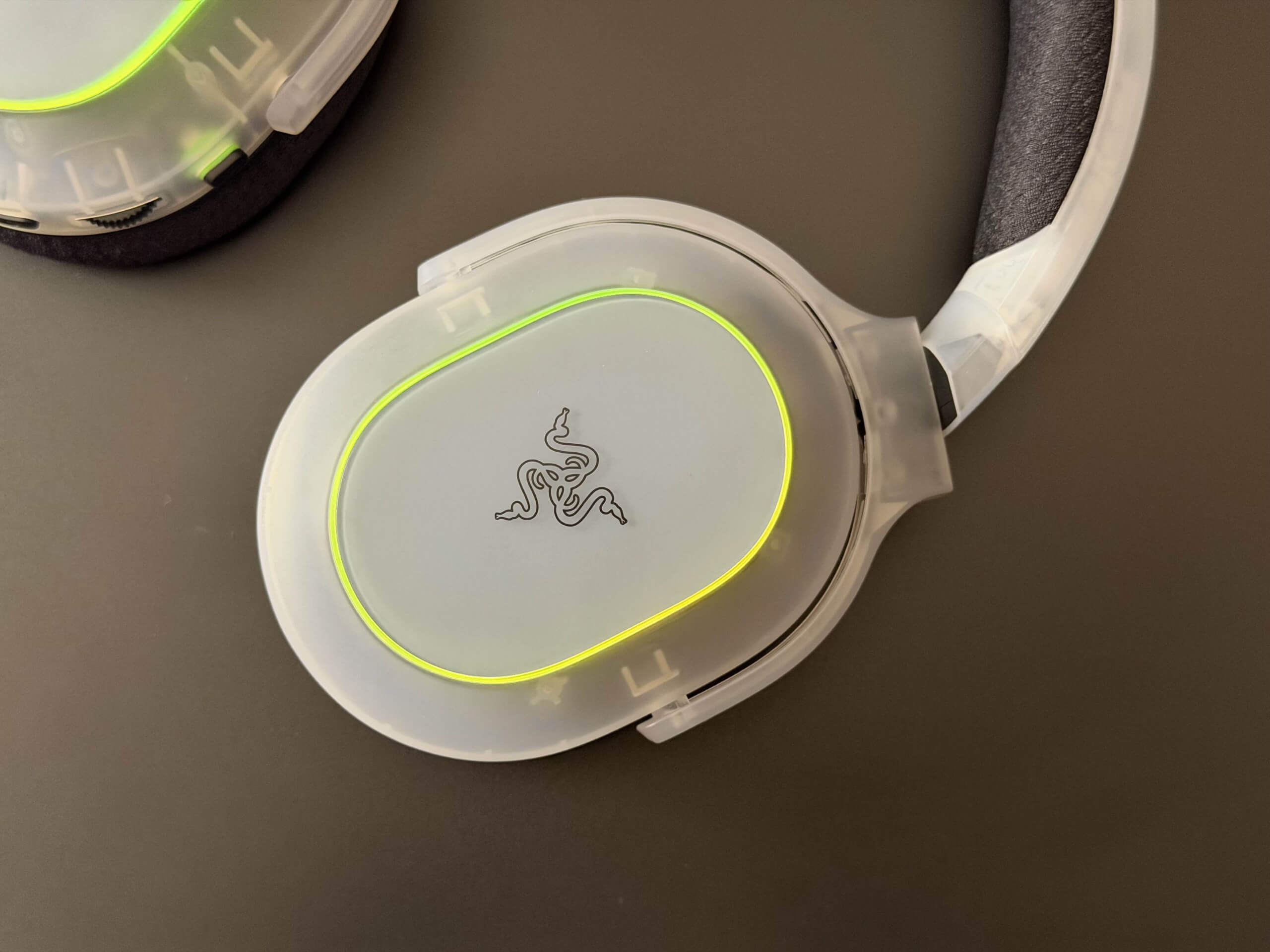 Razer Barracuda X Chroma Phantom White Headset Review
