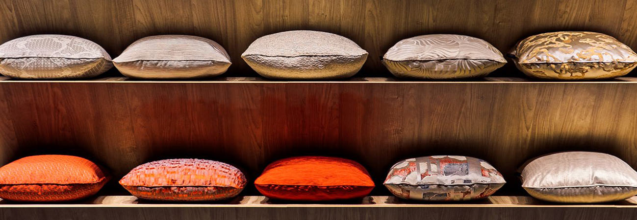 Armani/Casa（アルマーニ / カーザ）– ザ クッション！ ジャパン