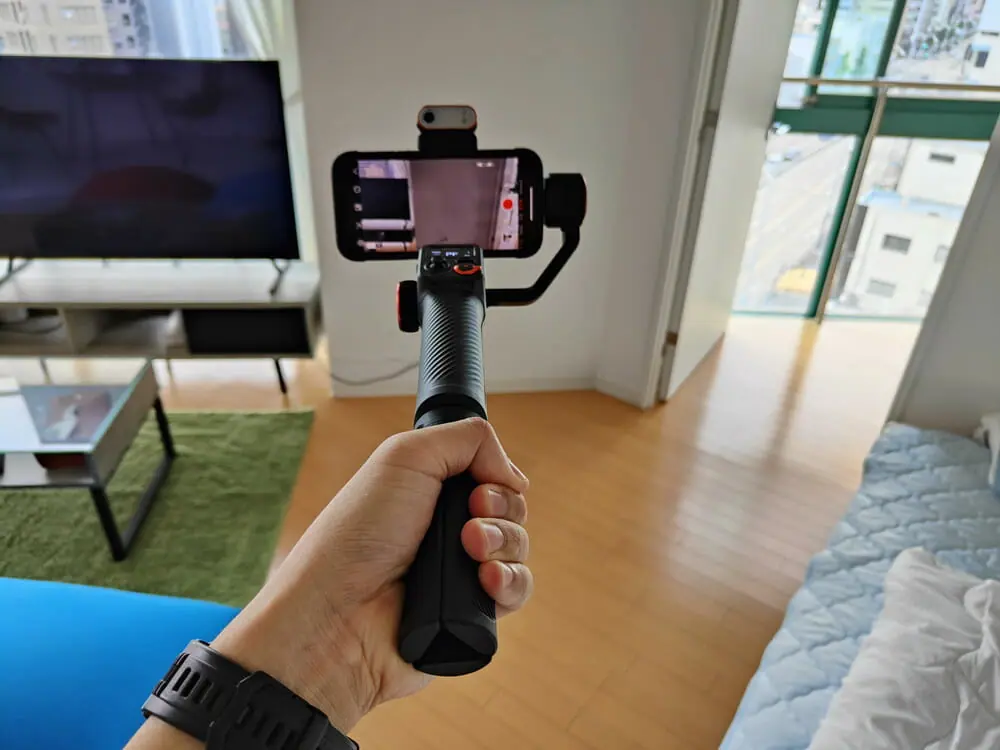 Hohem M6 Kit』レビュー | AI追跡機能搭載、高精度な3軸手ぶれ補正を