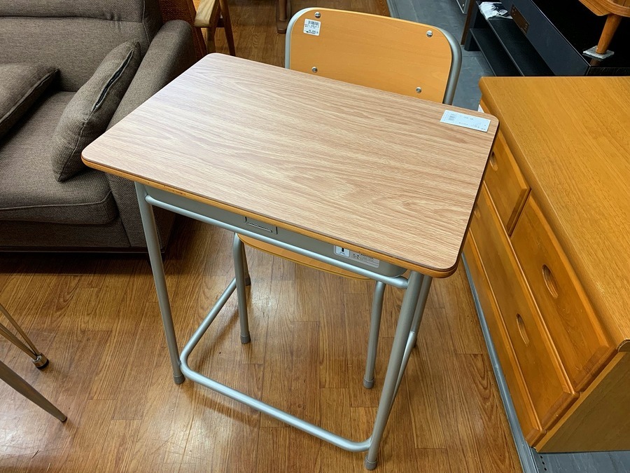 みんな使ってた思い出の机！学校机が入荷いたしました！【千葉みつわ台