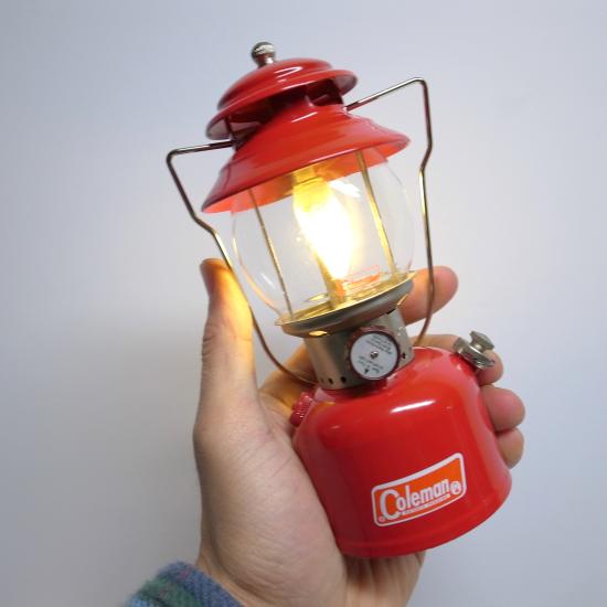 1/2サイズ コールマン200A LED赤ランタン S'Styles 1/2 Size Lantern