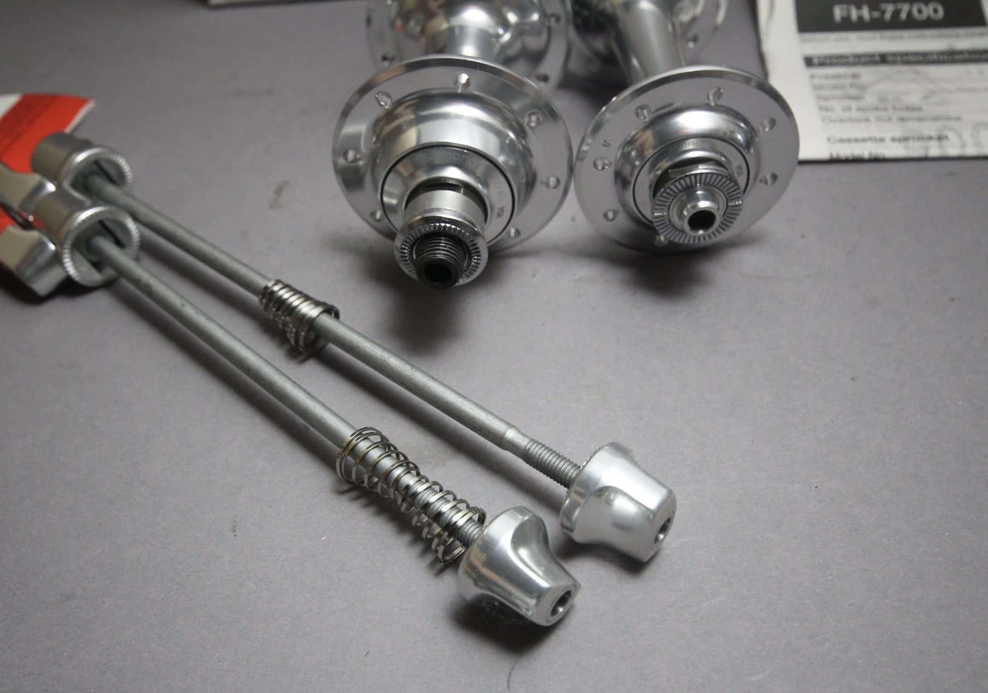 Shimano Dura Ace HB FH 7700 Hub Set / 16 H / 9 Sp / Titanium / NOS