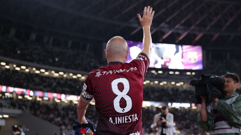 イニエスタ直筆サイン入り半身パネル