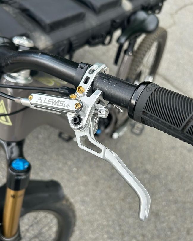 ルイスブレーキを実際使ってみたお店からのインプレを二つほどご紹介