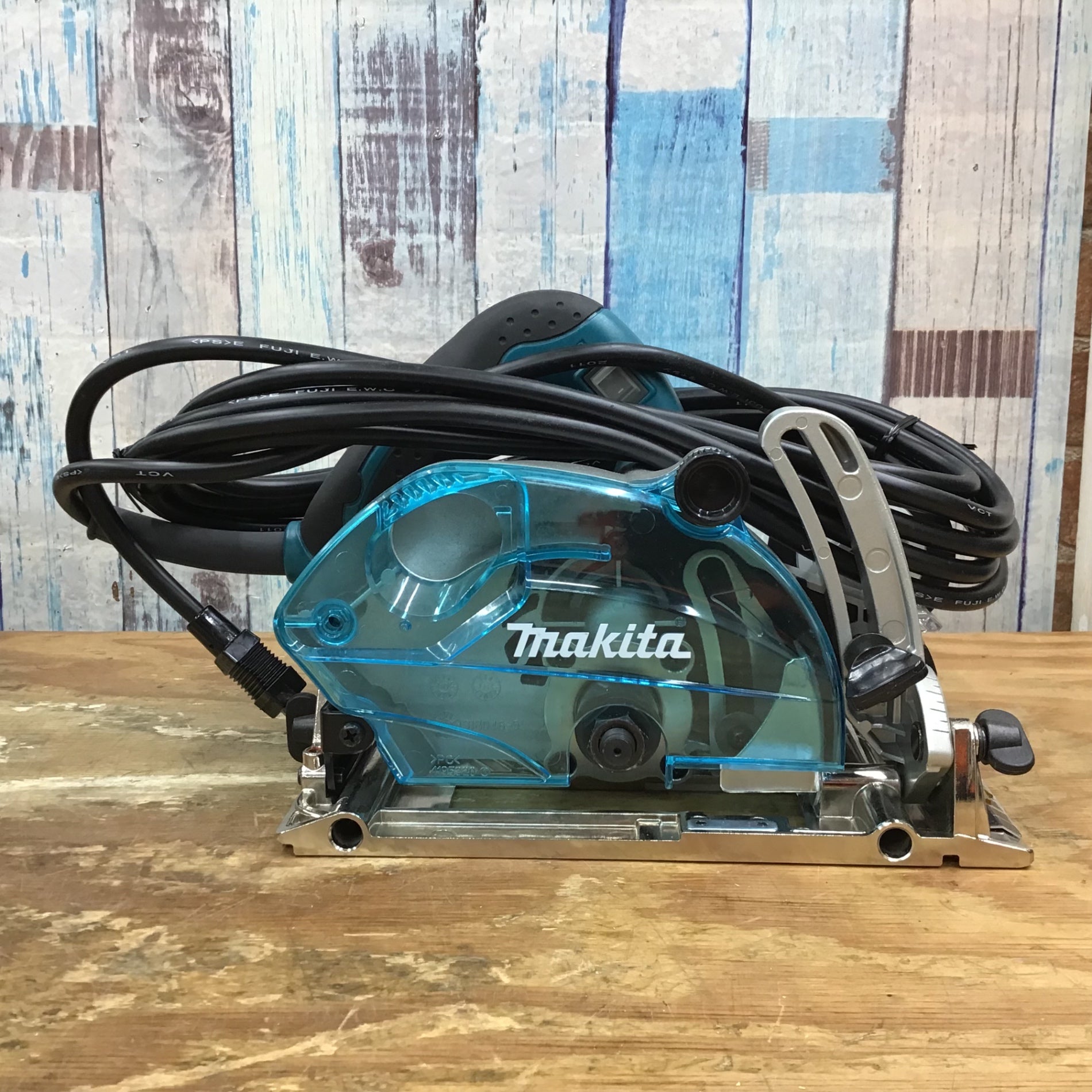 ☆マキタ(makita) 小型ミゾキリ 溝切 3005BA 長期保管品・箱にダメージ