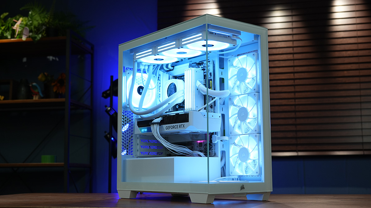 Ryzen 7 7800X3DとCORSAIRのピラーレスケースで真っ白なゲーミングPCを