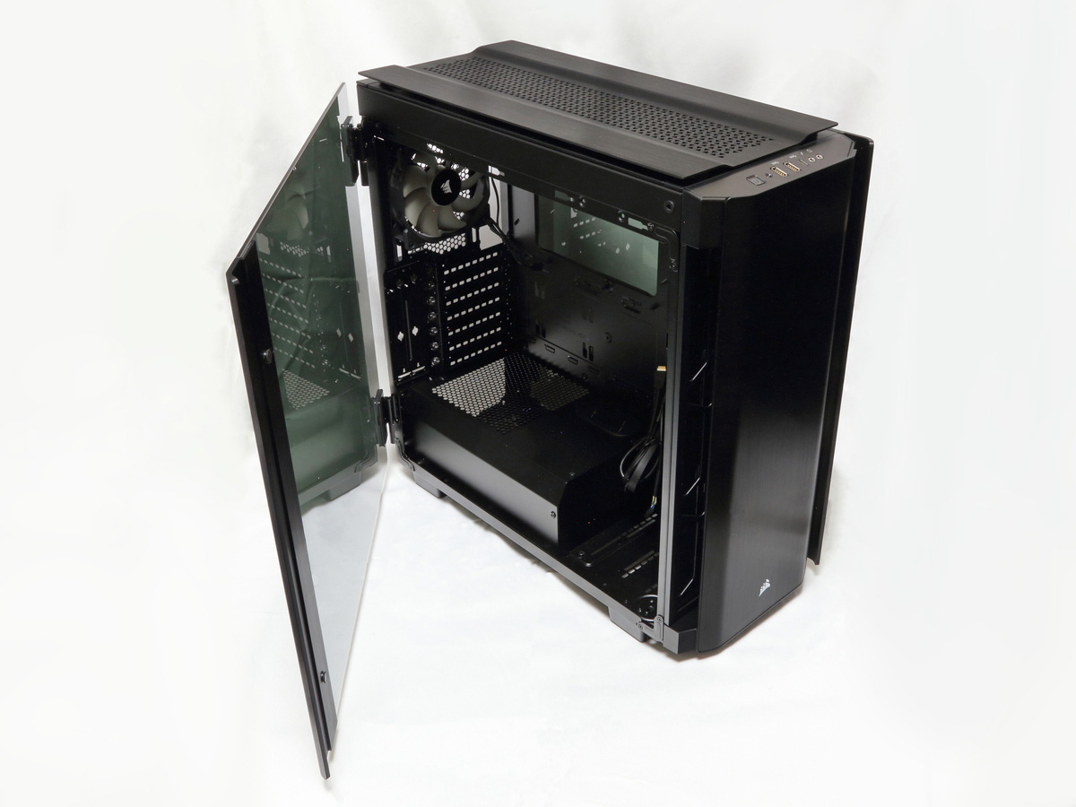 スモークガラスのシックなPCケース、Corsair「Obsidian Series 500D