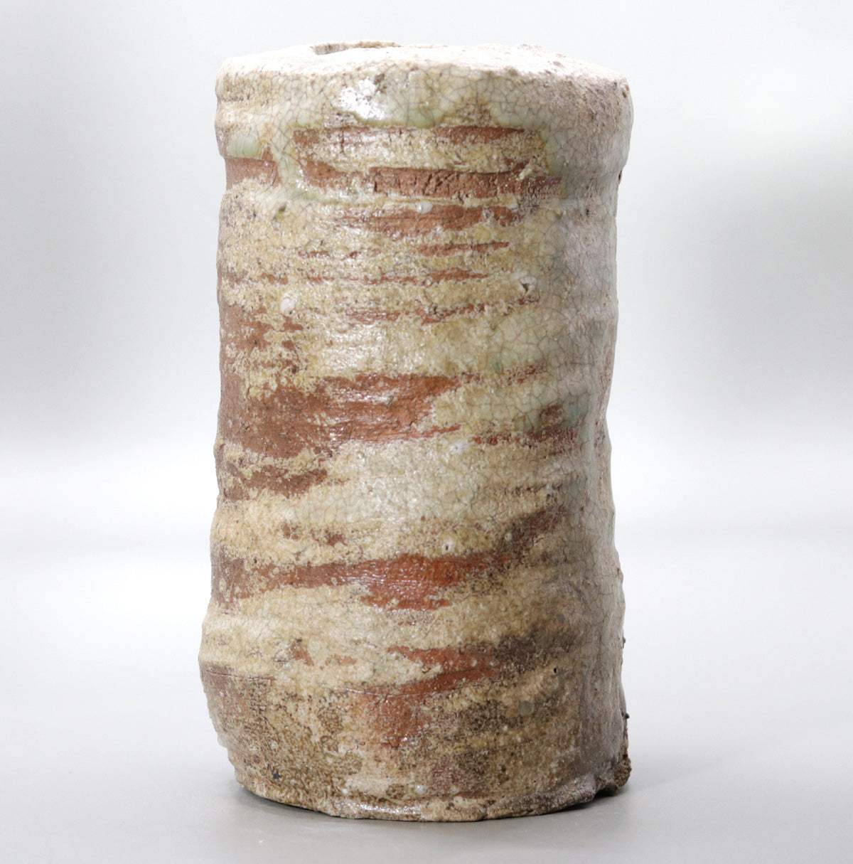 信楽旅枕花入 柳下季器 – 高級陶器の専門店【甘木道】