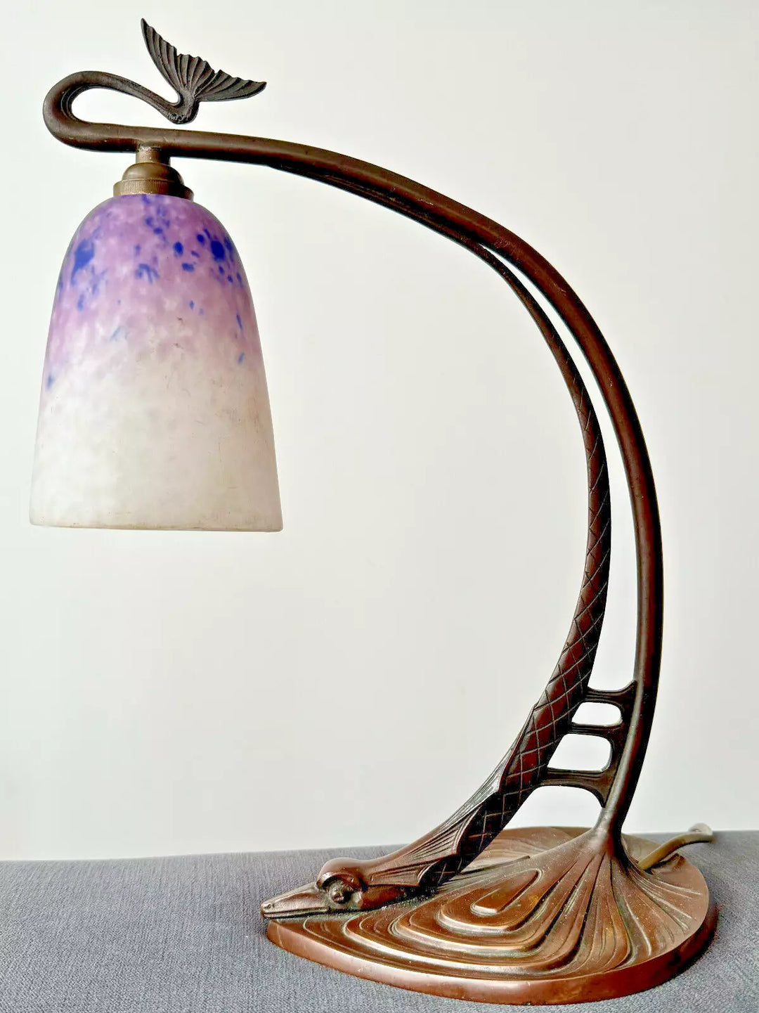 ベッドサイドランプ アンティーク – アンティークテーブルウェア