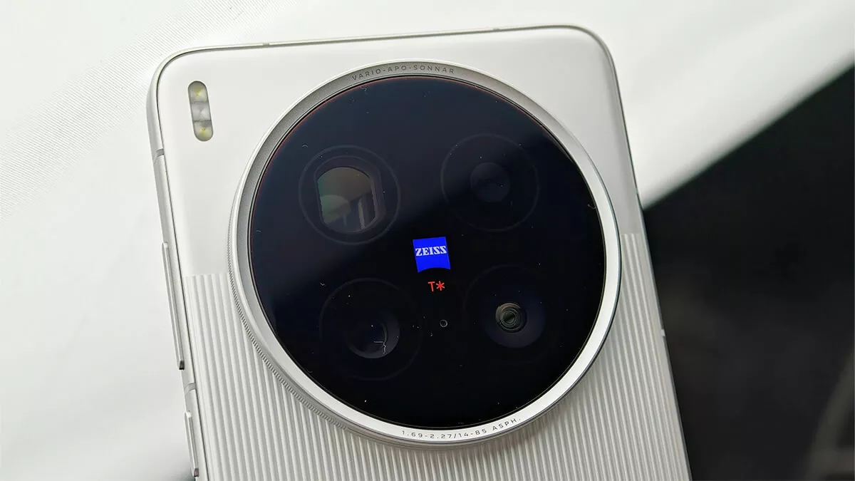 vivo X200 Ultraレビュー。最高クラスの200MP望遠レンズ搭載のZEISS