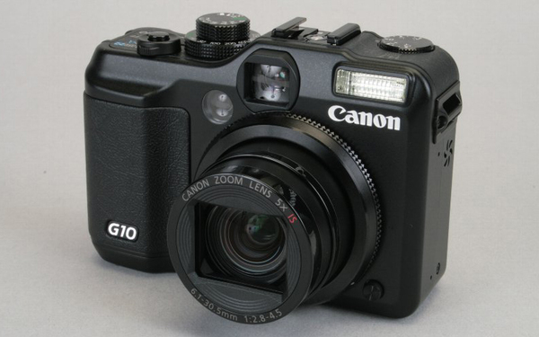 ASCII.jp：黒光りこそが男のステータス、PowerShot G10 (1/4)