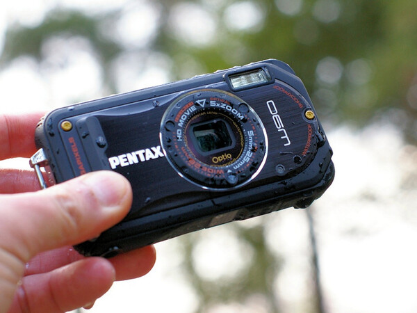 ASCII.jp：理科好き注目のタフカメラOptio W90を使い倒してみた (1/4)