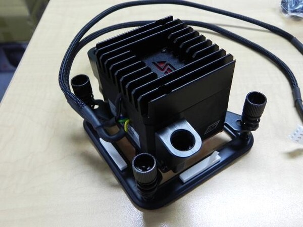 ASCII.jp：PWM制御が可能なポンプ一体型のCPU用水冷ブロックが販売中
