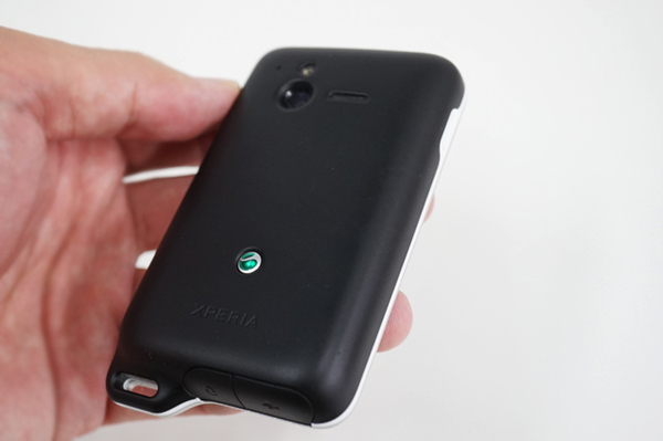 ASCII.jp：ラグド系Xperia「Xperia Active」はタフに使える画期的