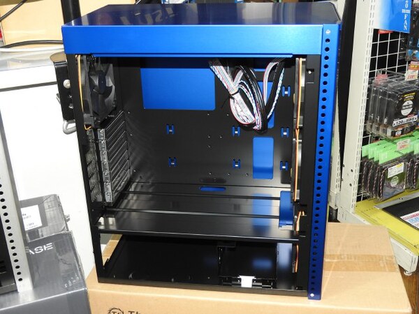 ASCII.jp：ダブルデッキ構造採用のアビー製アルミPCケースが2モデル発売