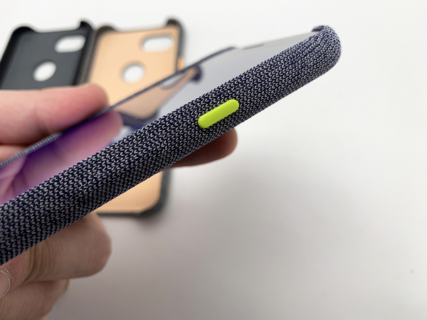 ASCII.jp：グーグル「Pixel 3a」「Pixel 3a XL」の純正ケースを写真で