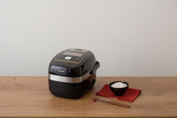 ASCII.jp：常に最適な水の量で炊飯できる圧力IH炊飯器