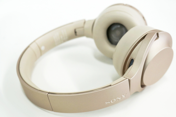 ASCII.jp：身軽でおしゃれなワイヤレスヘッドフォン「WH-H800