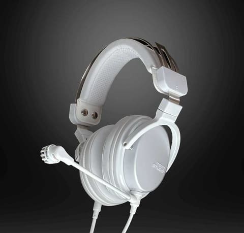 TAGO STUDIO、T3-01のDNA継承するモニターヘッドフォン。ゲーム用も