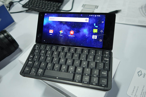 フルキー装備のAndroidスマホ「Gemini PDA」、日本展開も - ケータイ Watch