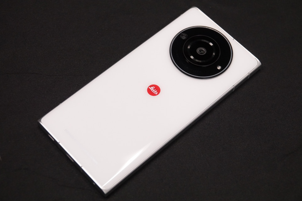 ソフトバンクからライカ監修の「Leitz Phone 2」、18日発売 - ケータイ