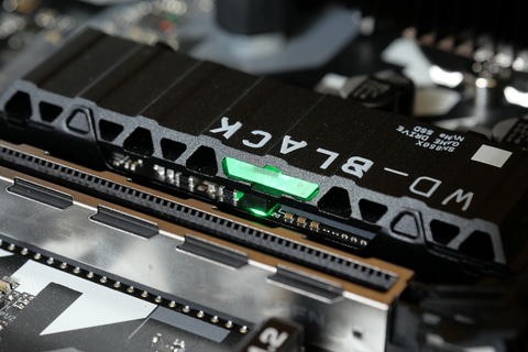 やじうまミニレビュー】最新PCIe 4.0 SSD「WD_BLACK SN850X」を検証
