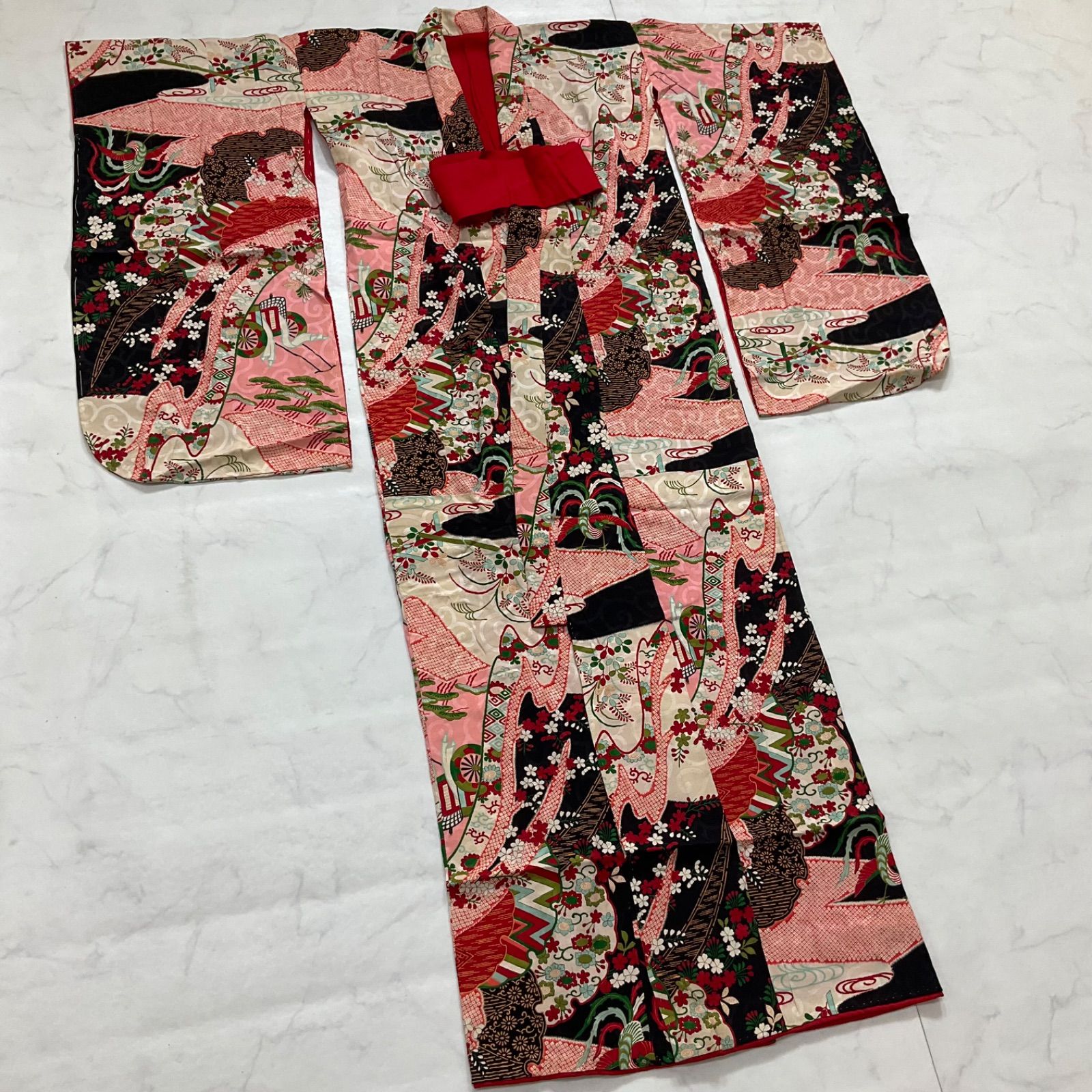 ◇kimono+one◇7歳くらい用◇貴重◇アンティーク子供着物◇綸子正絹