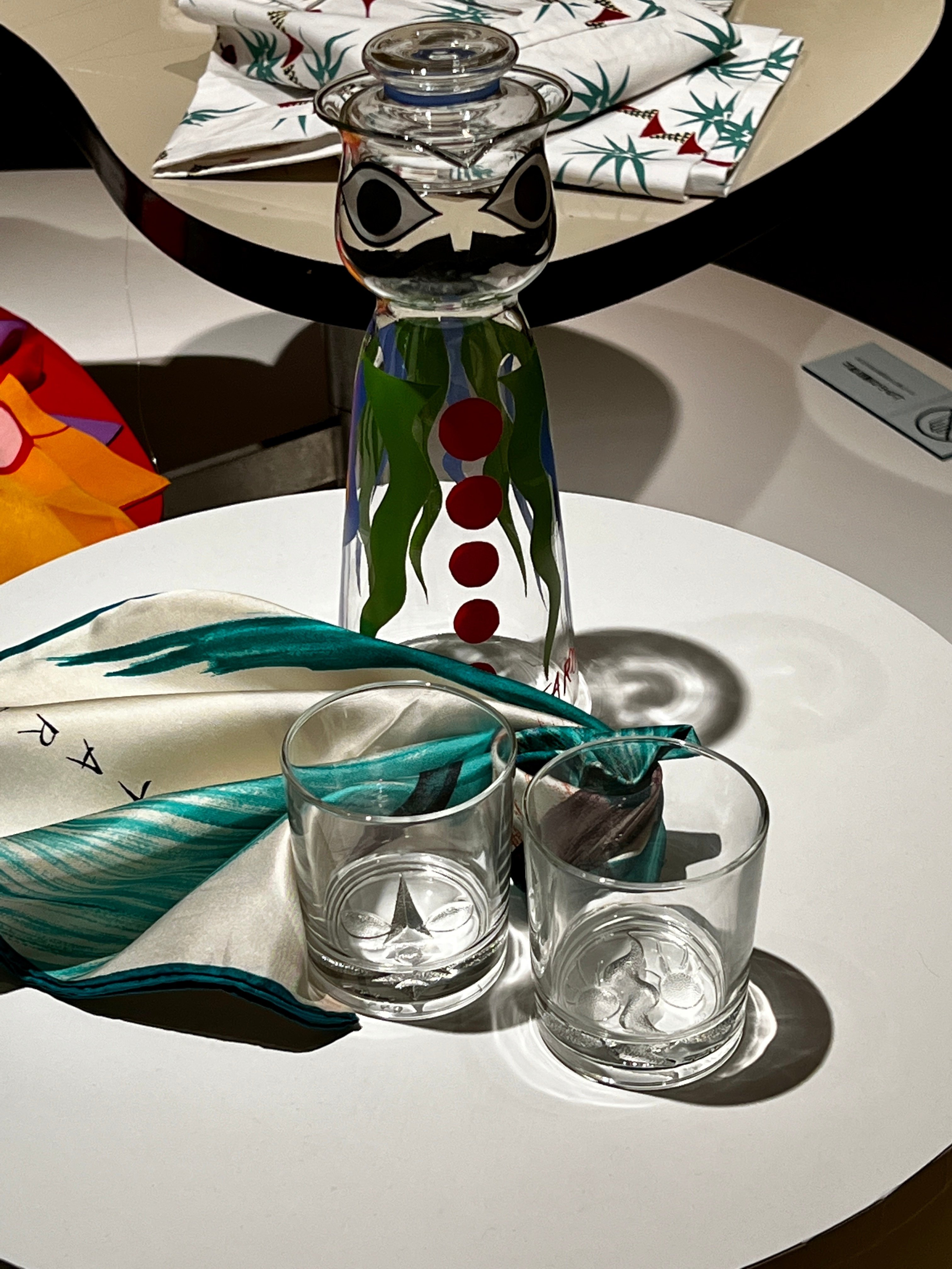 岡本太郎のギョロリとした目ににらまれるととても楽しい｜ラクガキスト