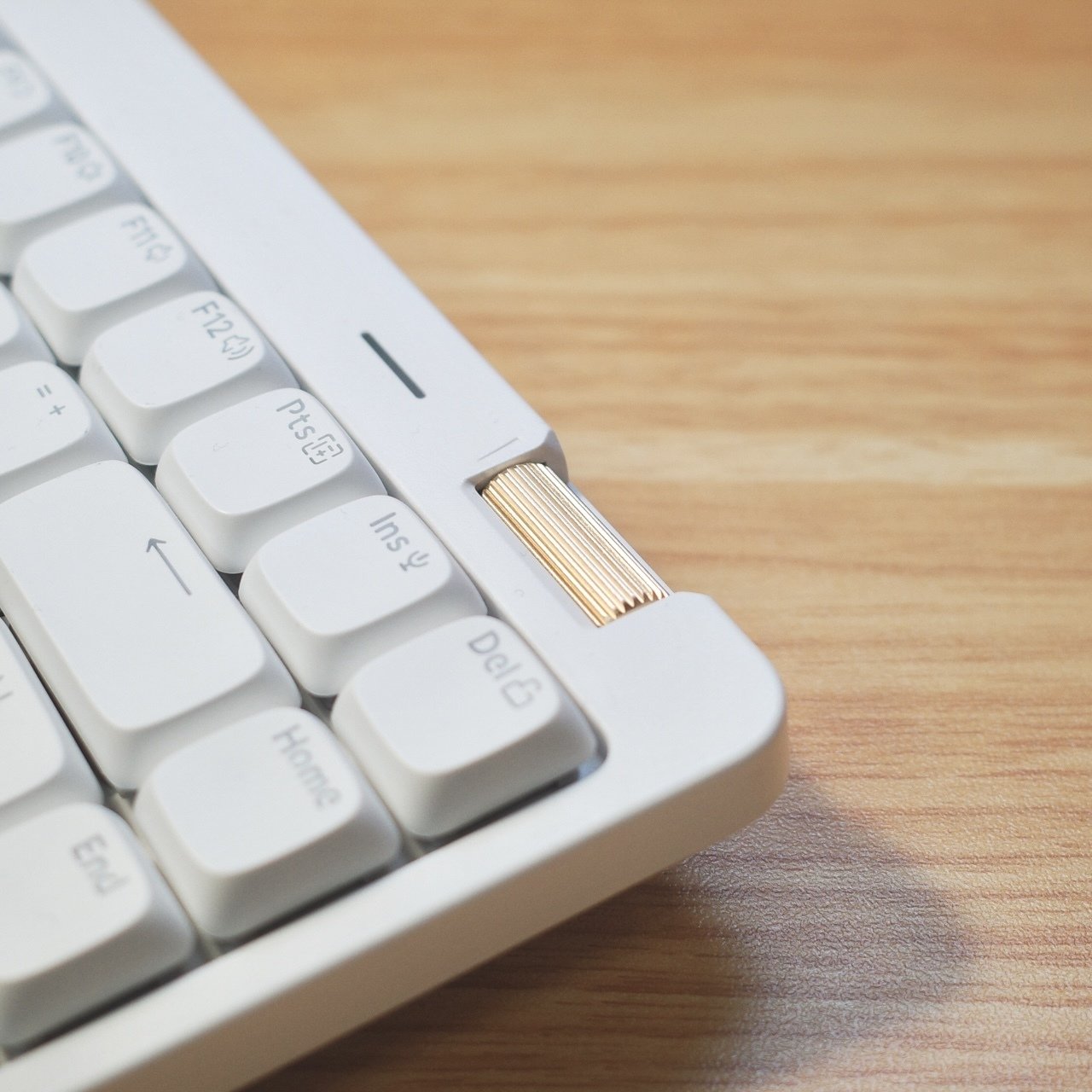 Lofree Flow Lite レビュー】デザイン・打鍵感・価格の三拍子が揃った