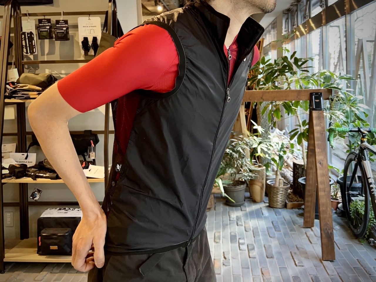 5年ぶりに進化したウィンドシェルがかなり良いです。 | ASSOS PROSHOP