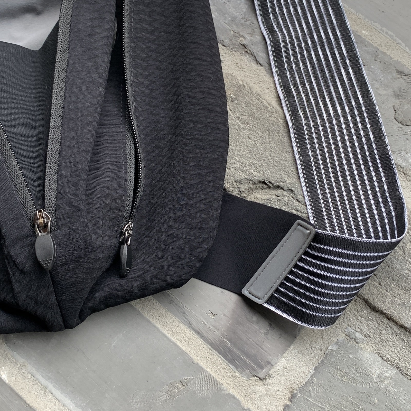 秋のサイクリング & 旅行のお供に。4代目 ASSOS スパイダーバッグ