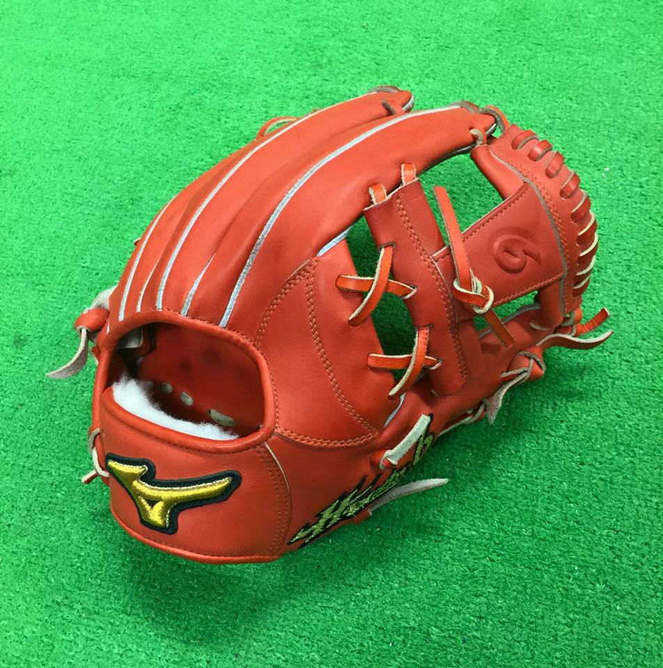プロ野球選手の実使用グローブ |
