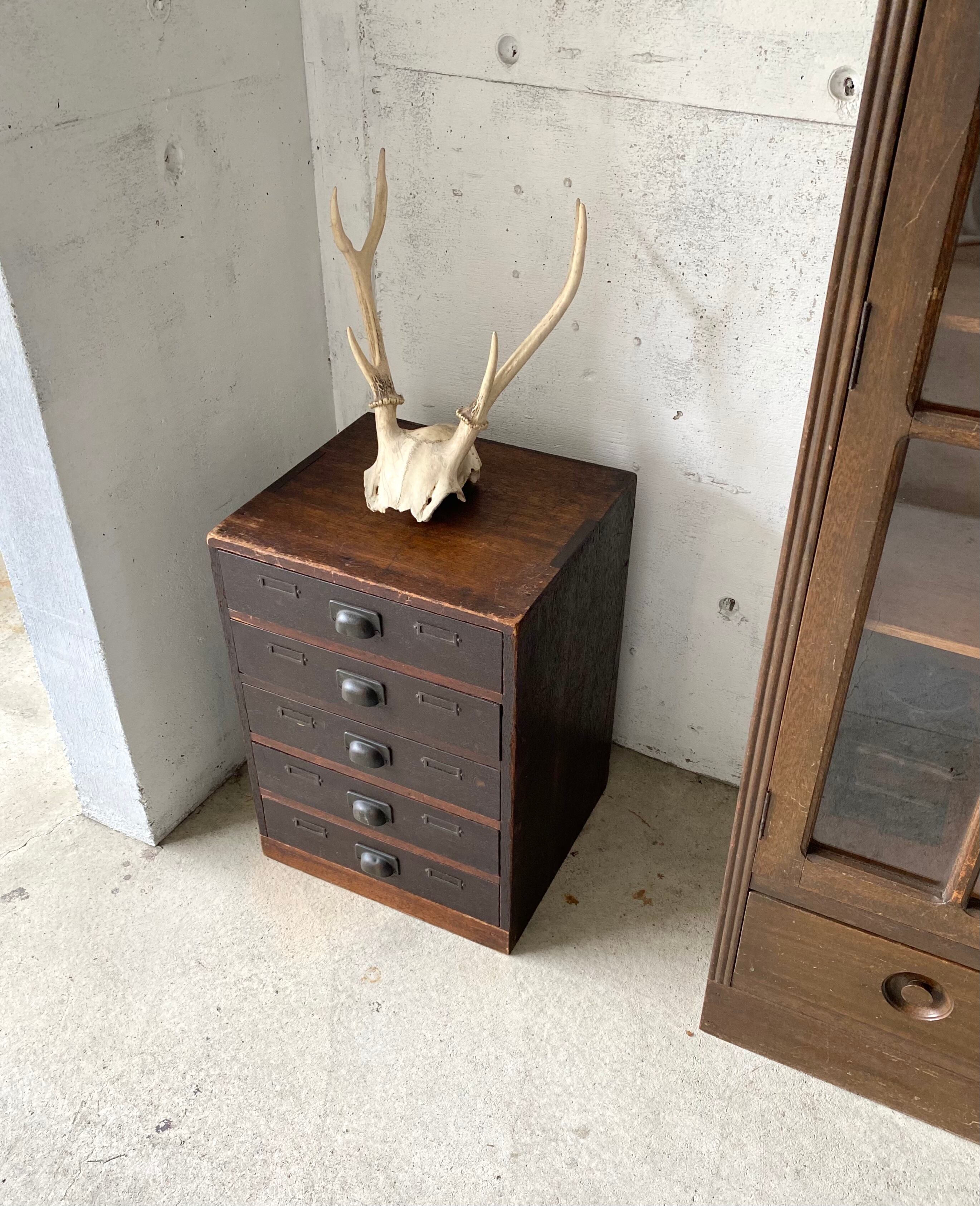 上品な佇まいの収納棚[古家具] | giraffes craft