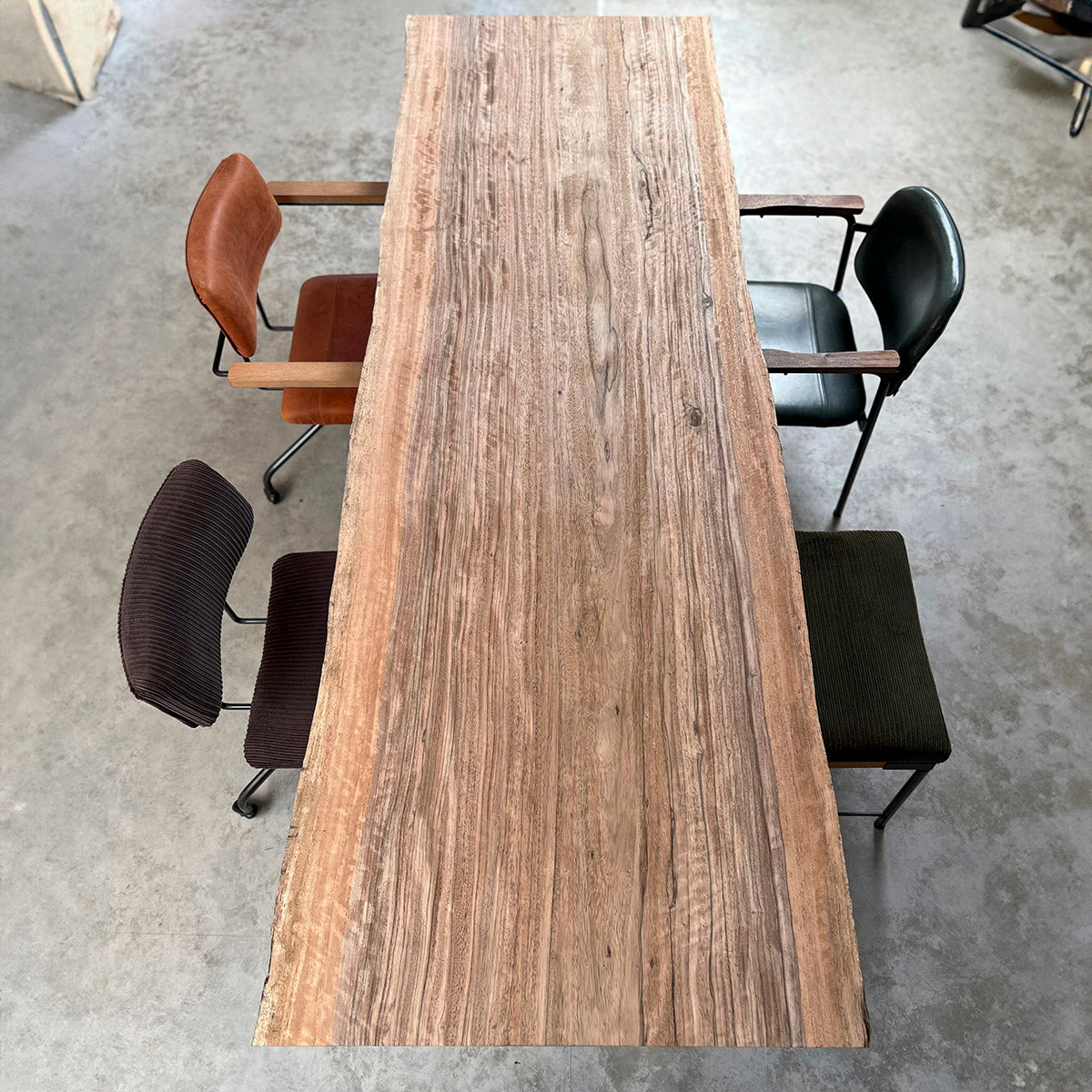 激レア商品】ヴォルド210cm 無垢天板ウォールナット（総無垢） 激レア