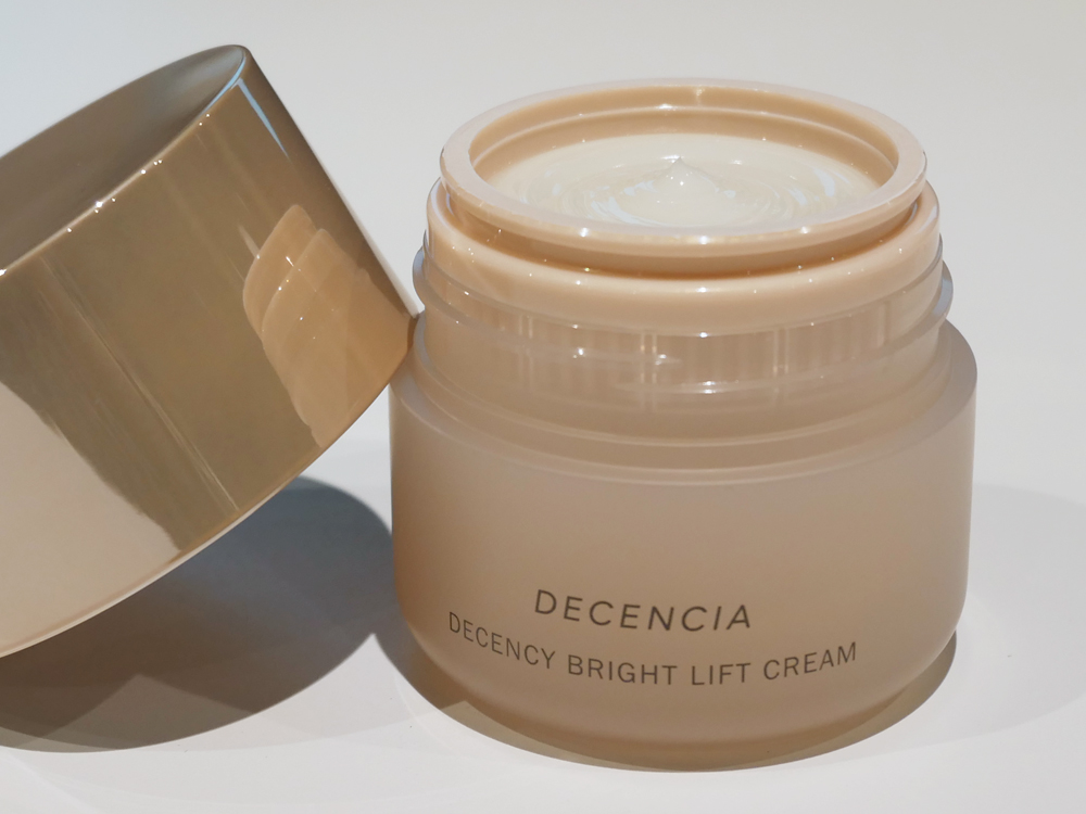 ディセンシアの最高峰ディセンシーのクリームがリニューアル！全方位