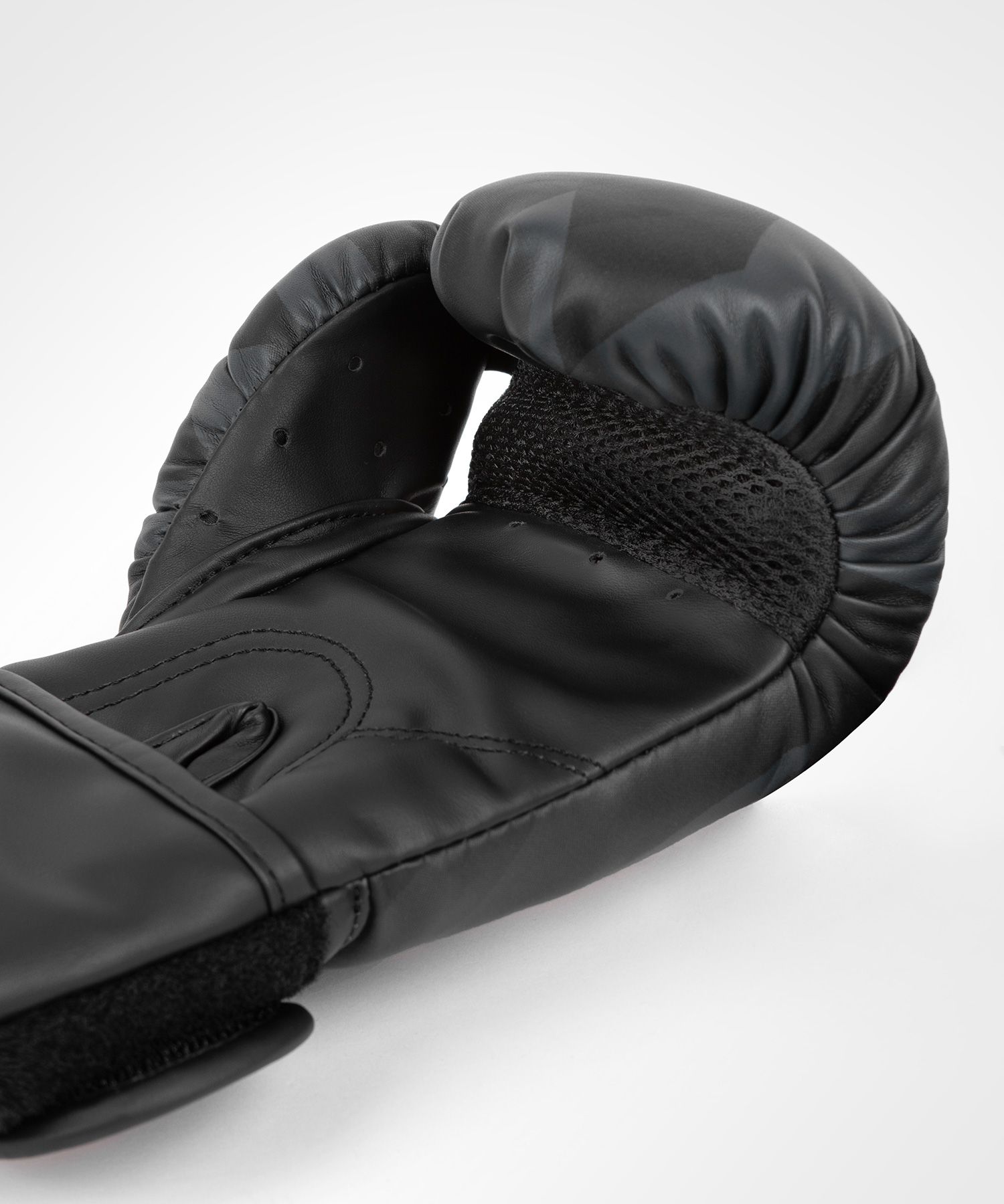 Venum Razor ボクシンググローブ - キッズ - ブラック/ゴールド | BEEST