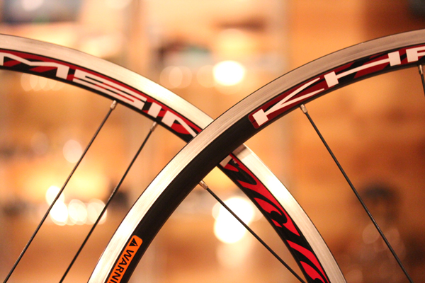 手軽にカンパクオリティを体感！Campagnolo（カンパニョーロ）KHAMSIN