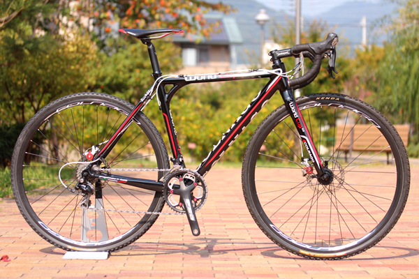 荒道も難なくこなす憧れのコルナゴ。 COLNAGO（コルナゴ）WORLD CUP