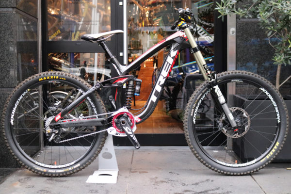 究極の一台】TREK SESSION 9.9 ダウンヒルバイク 完成車 SAINT SLX 26