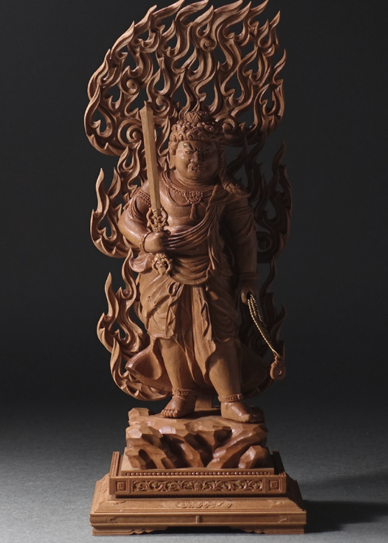 松本明慶 木造(白檀)細密彫刻不動明王立像を買取りました|仏教美術買取