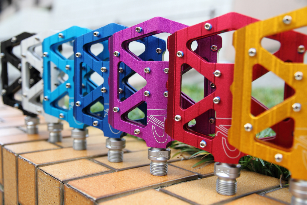 FLAT PEDALS - BLUE LUG BLOG | 自転車店 ブルーラグ スタッフブログ