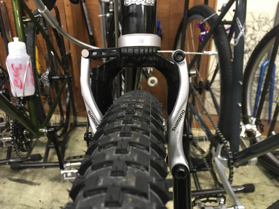 BRUCE GORDON* rock n' road 700×43c tire (black/gumwall) - BLUE LUG