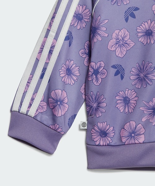 adidas（アディダス）の「フローラル スウェットスーツ セットアップ