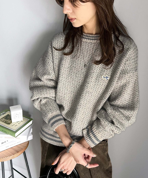 セール】レトロな配色がお洒落映え。刺繍ワッペンジャカードニットプル